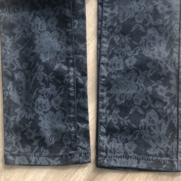 Lace Look Wrangler Jeans - Picture 2 of 6